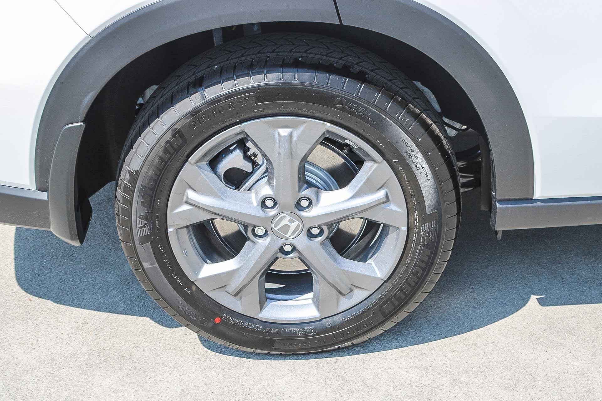 2026 Honda HR-V LX photo 10
