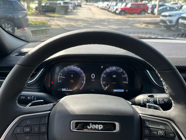 2025 Jeep Grand Cherokee Laredo X photo 22