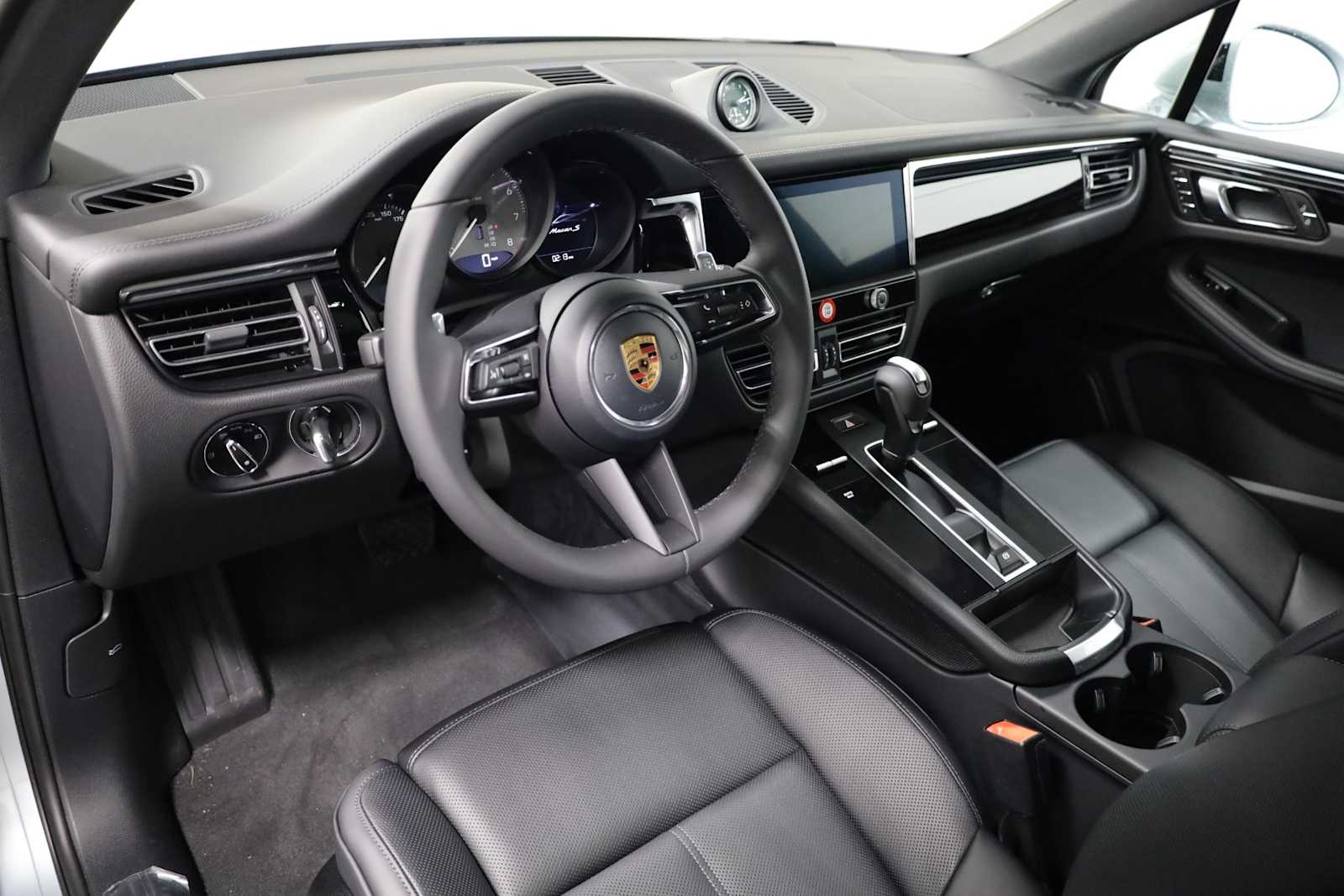 2026 Porsche Macan S photo 4