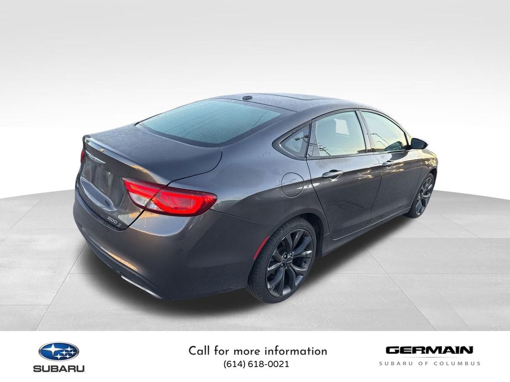 2015 Chrysler 200 S photo 3