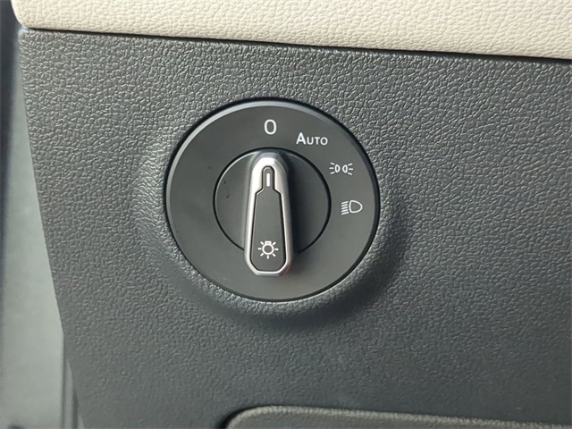 2025 Volkswagen Taos S photo 18