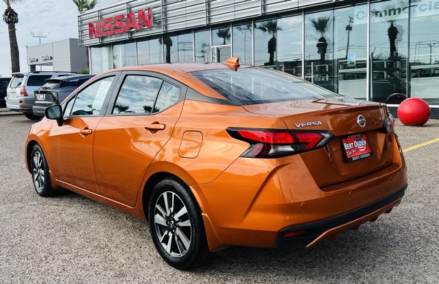 2022 Nissan Versa 1.6 SV photo 3
