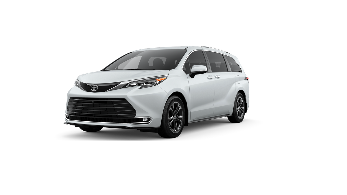 2026 Toyota Sienna Platinum's photo