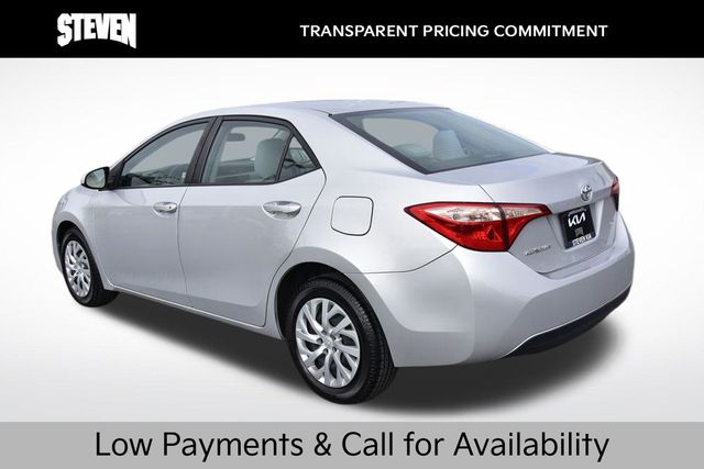 2017 Toyota Corolla LE photo 3