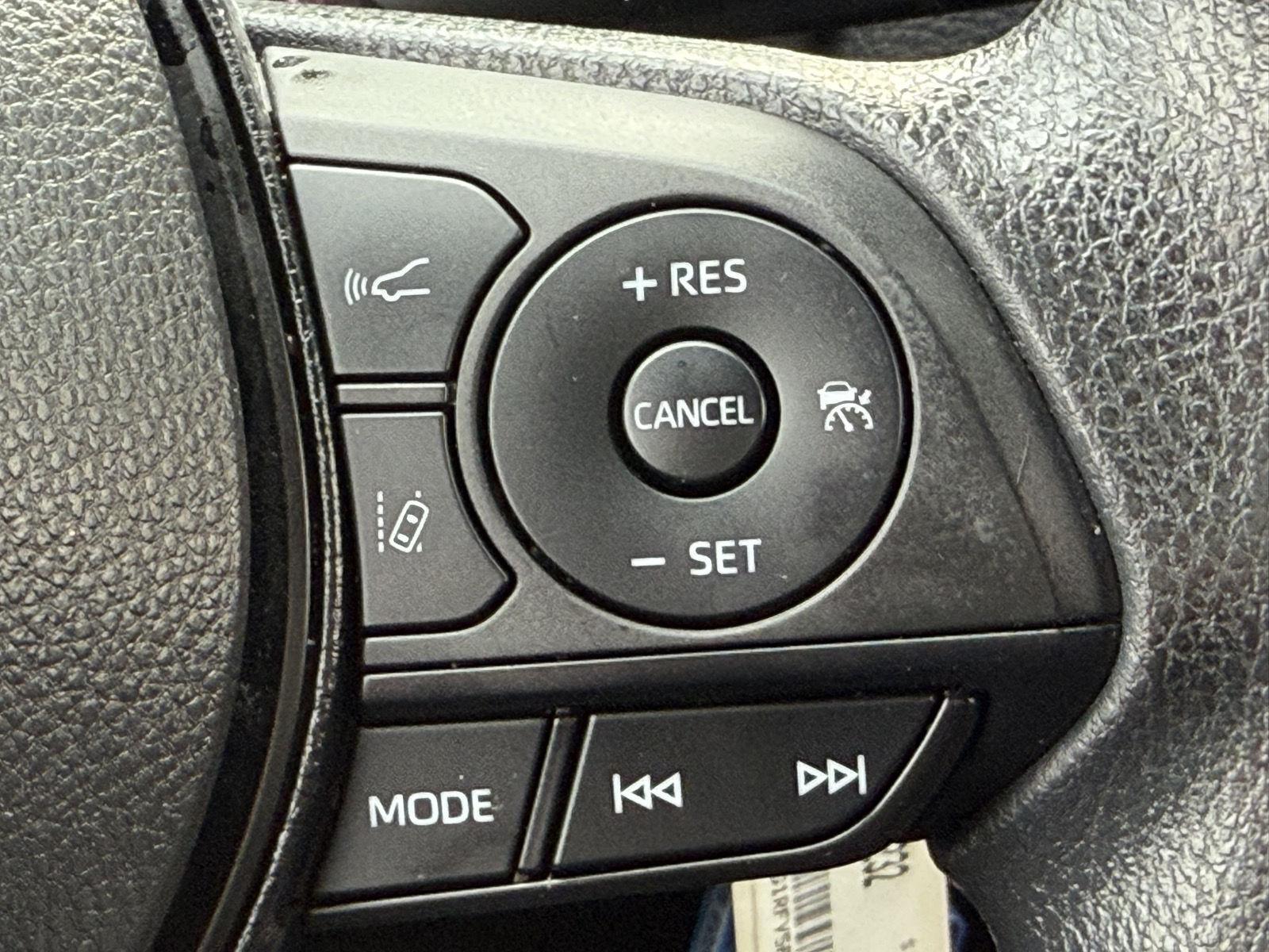 2023 Toyota RAV4 LE photo 13