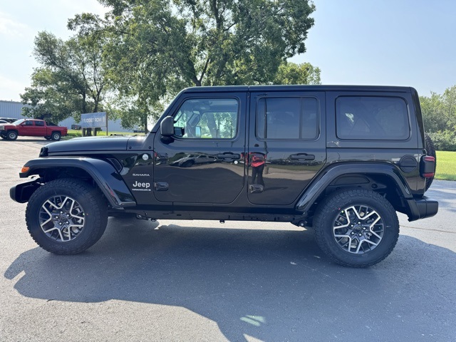 2024 Jeep Wrangler Sahara photo 4