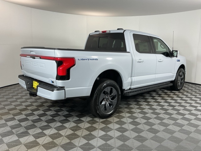 2025 Ford F-150 Lightning Lariat photo 4