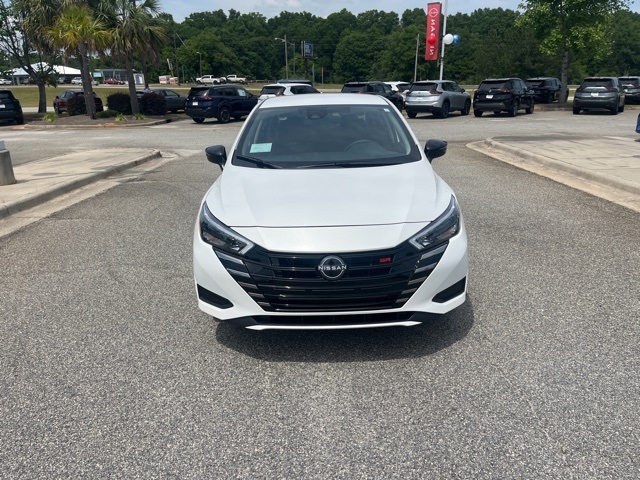 2025 Nissan Versa 1.6 SR photo 2