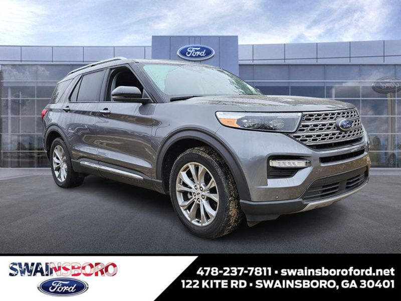 2023 Ford Explorer Limited's photo