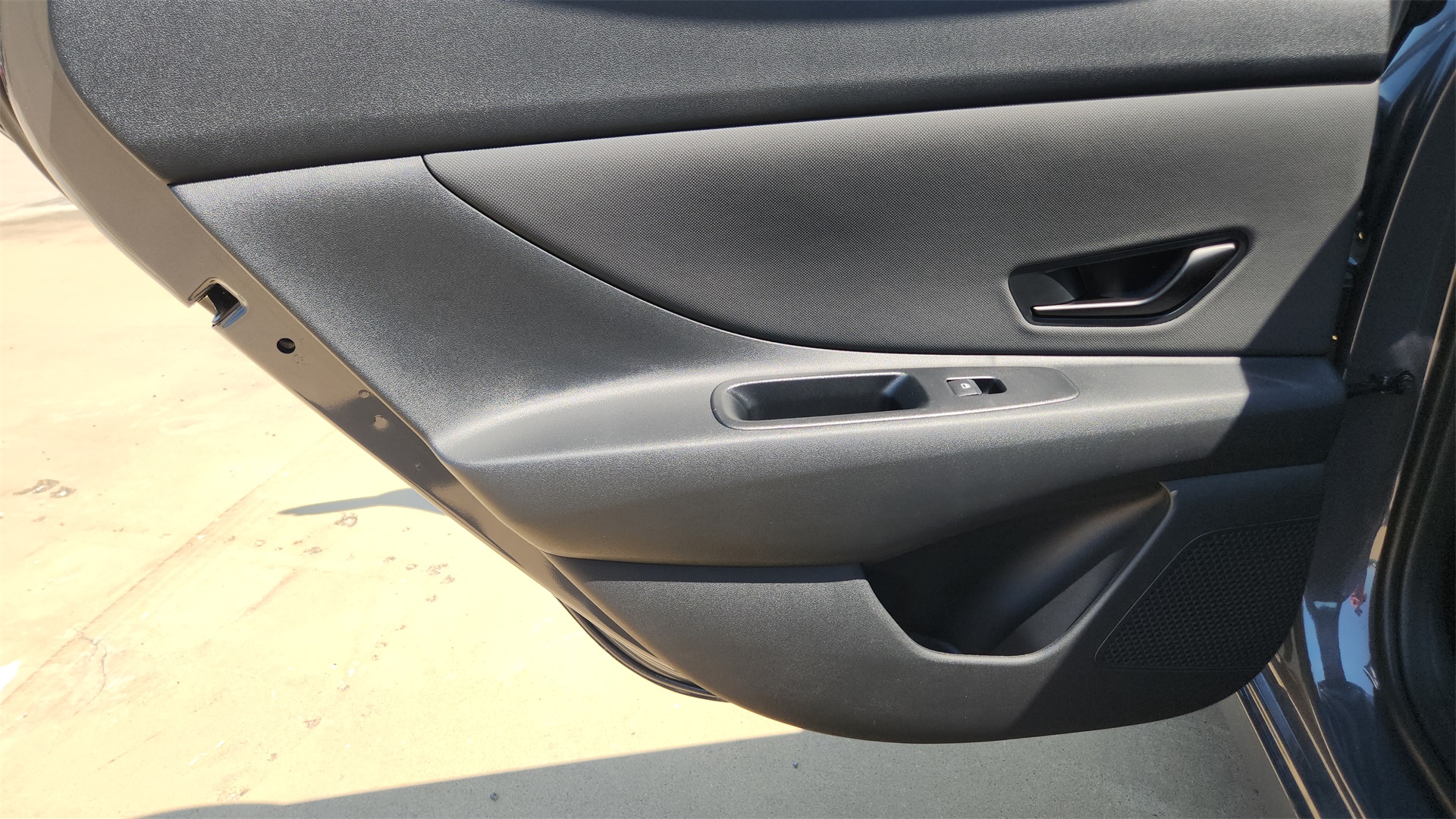 2025 Hyundai Elantra SEL Sport photo 17