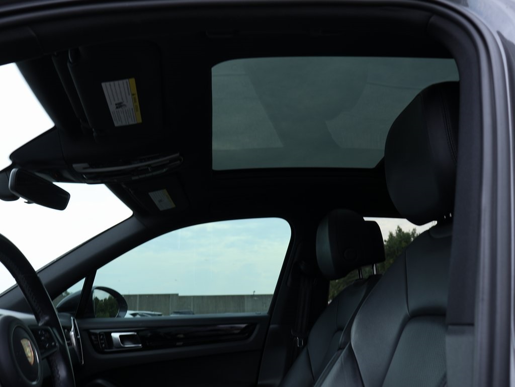 2020 Porsche Cayenne photo 19