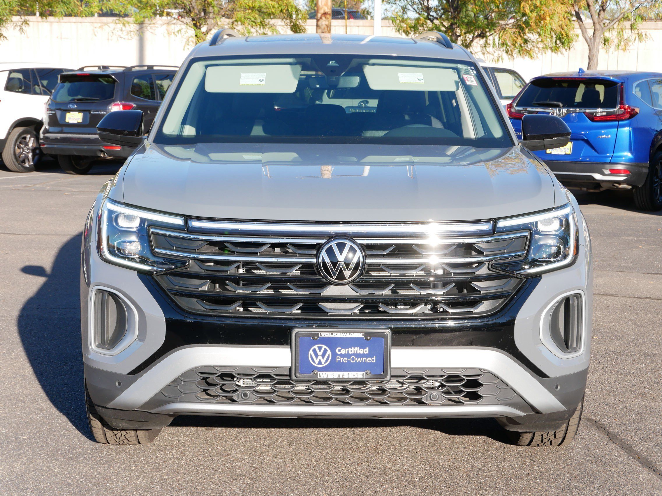 Used 2025 Volkswagen Atlas Atlas Peak Edition with VIN 1V2CR2CA4SC504120 for sale in Saint Louis Park, Minnesota