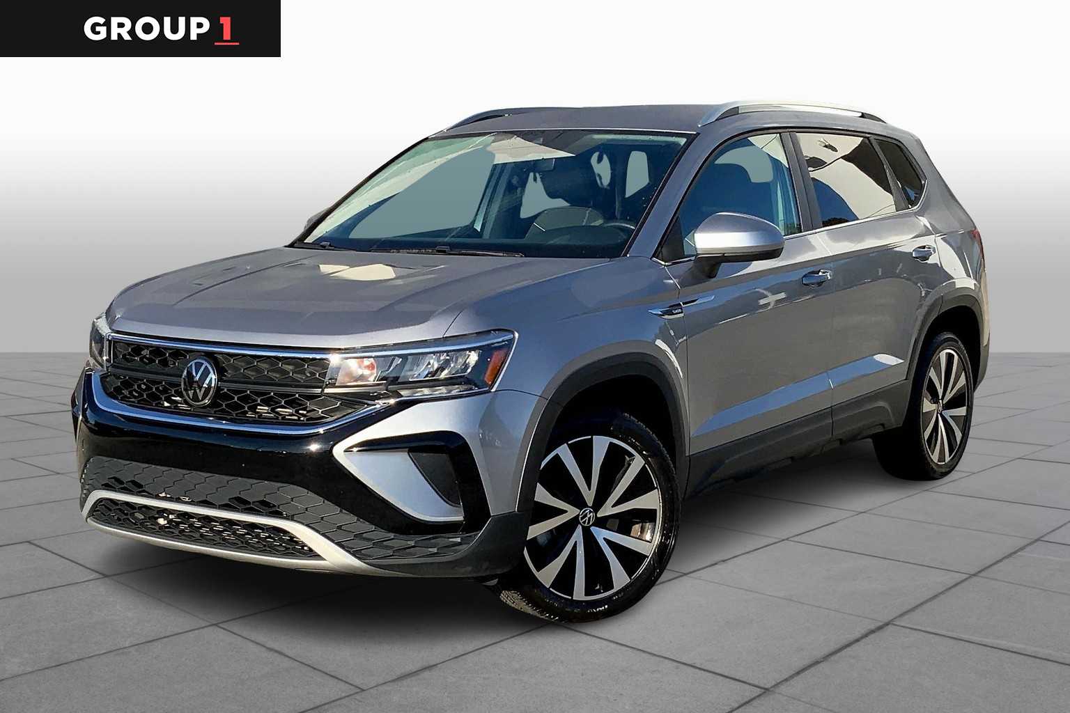 2024 Volkswagen Taos SE's photo