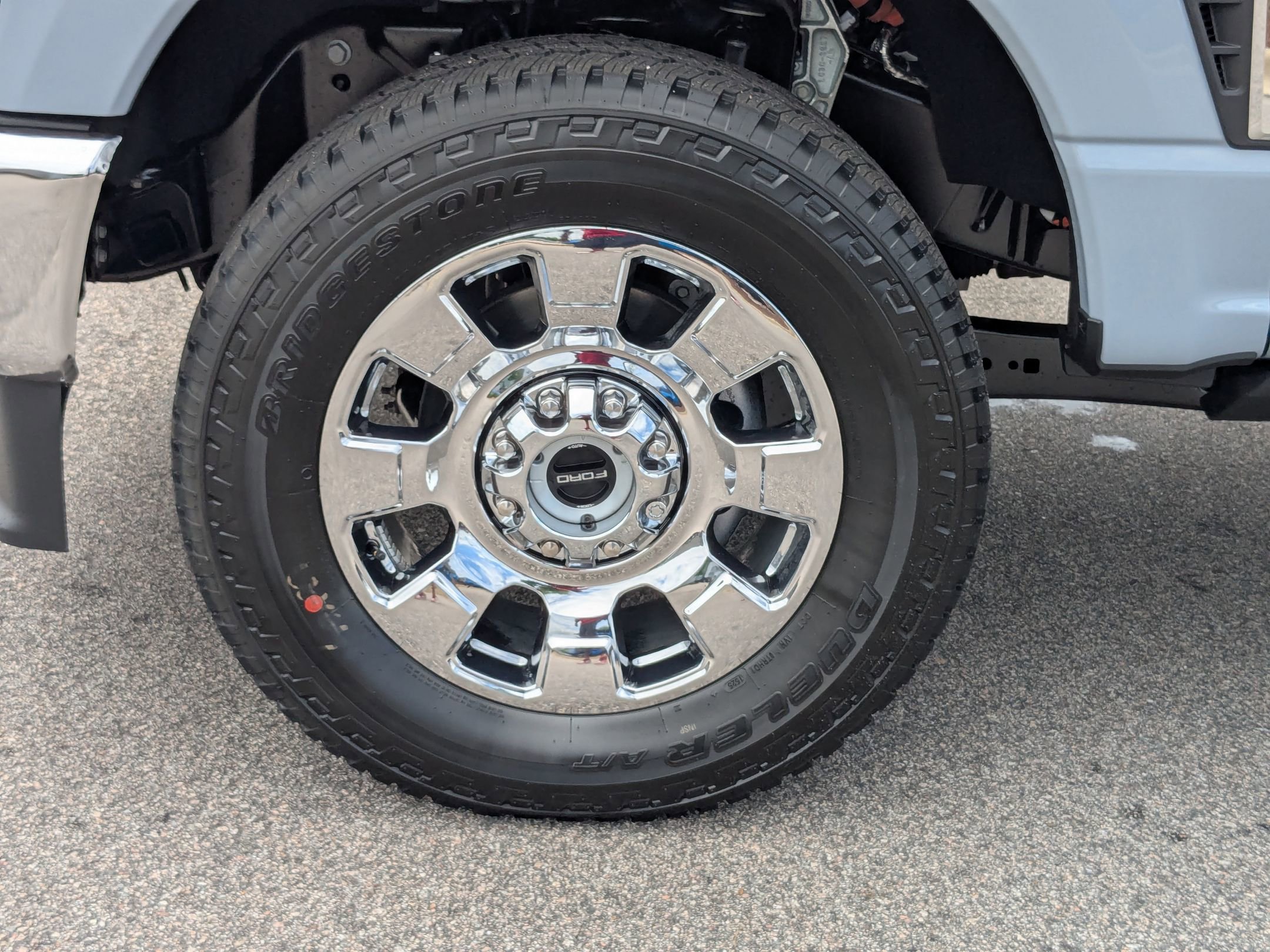 2025 Ford F-350 Lariat photo 3