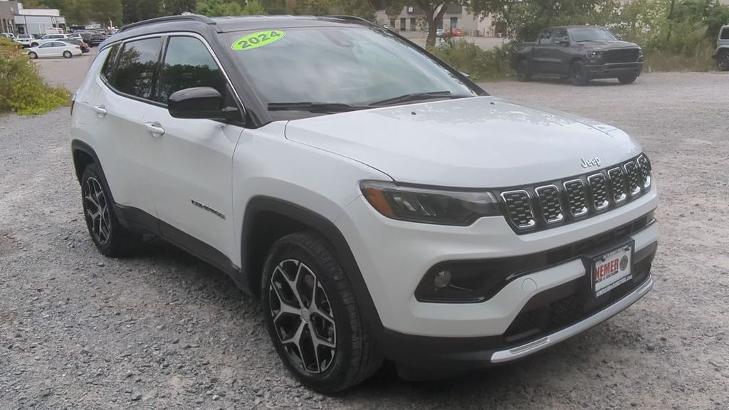2024 Jeep Compass Limited photo 5