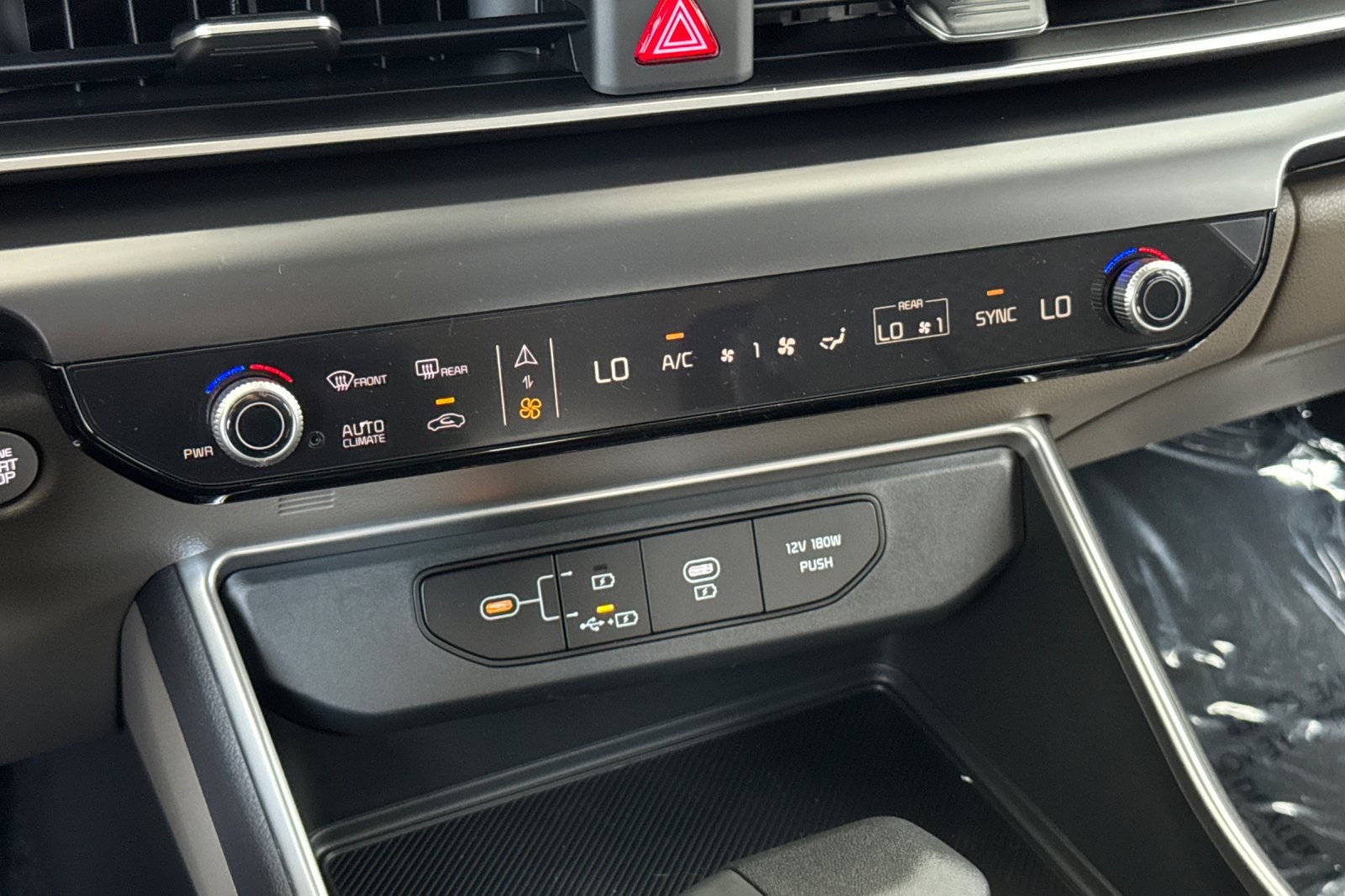 2026 Kia Carnival LX photo 15