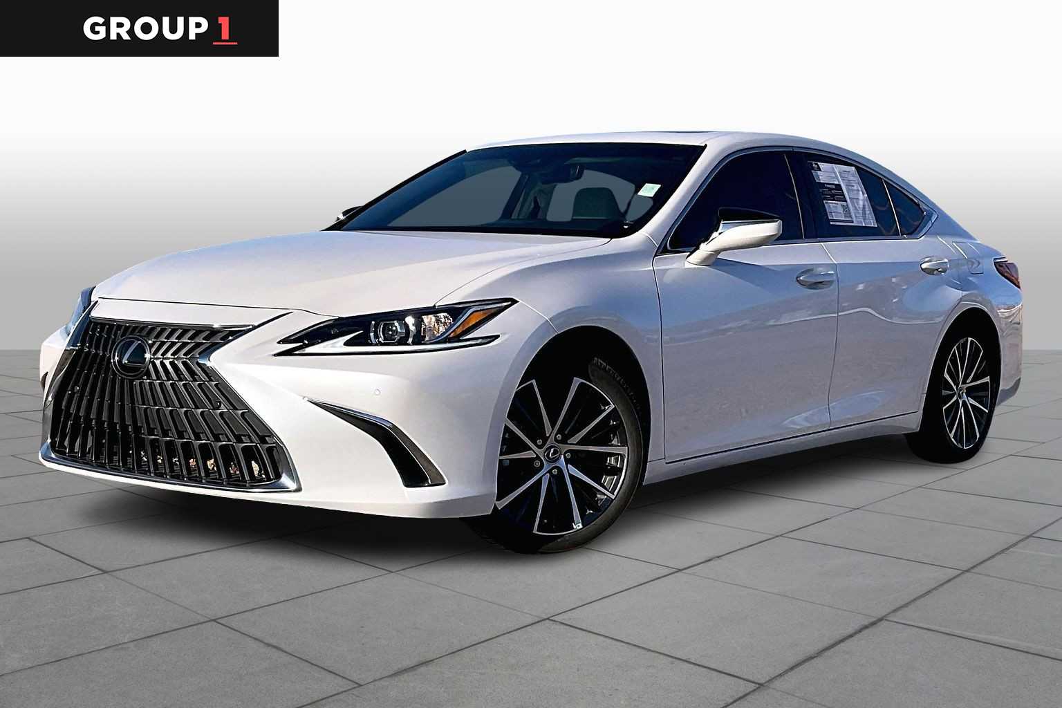 2024 Lexus ES 350's photo