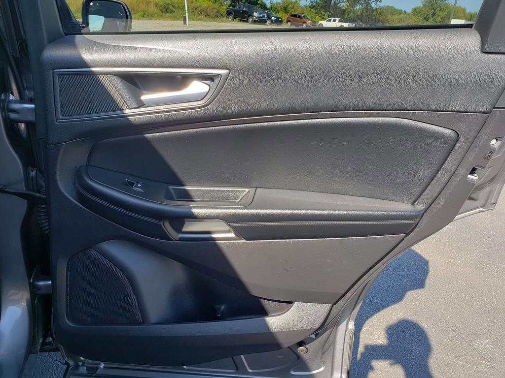 2022 Ford Edge SE photo 13