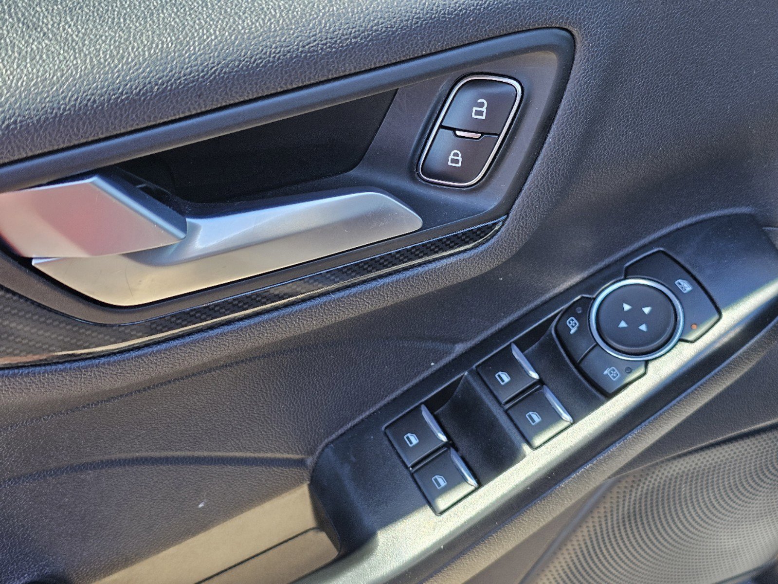 2024 Ford Escape ST-Line photo 8