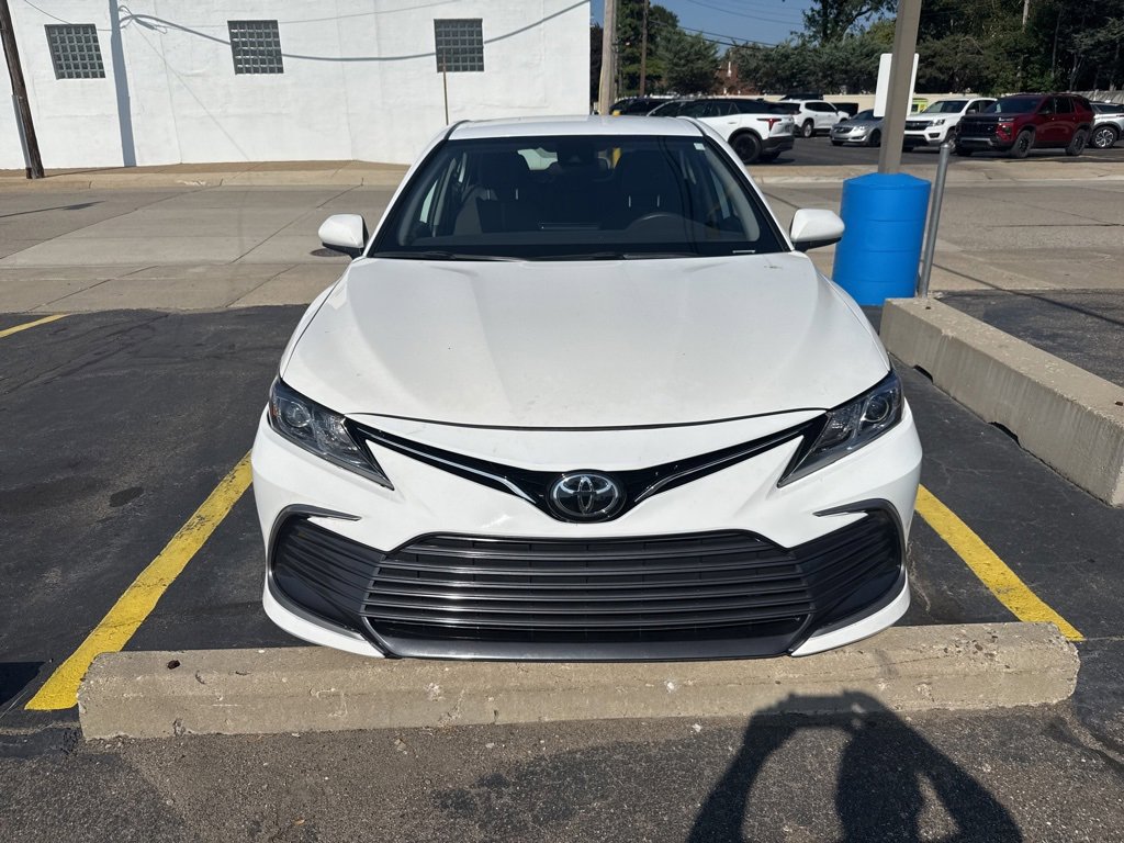 2023 Toyota Camry LE photo 2