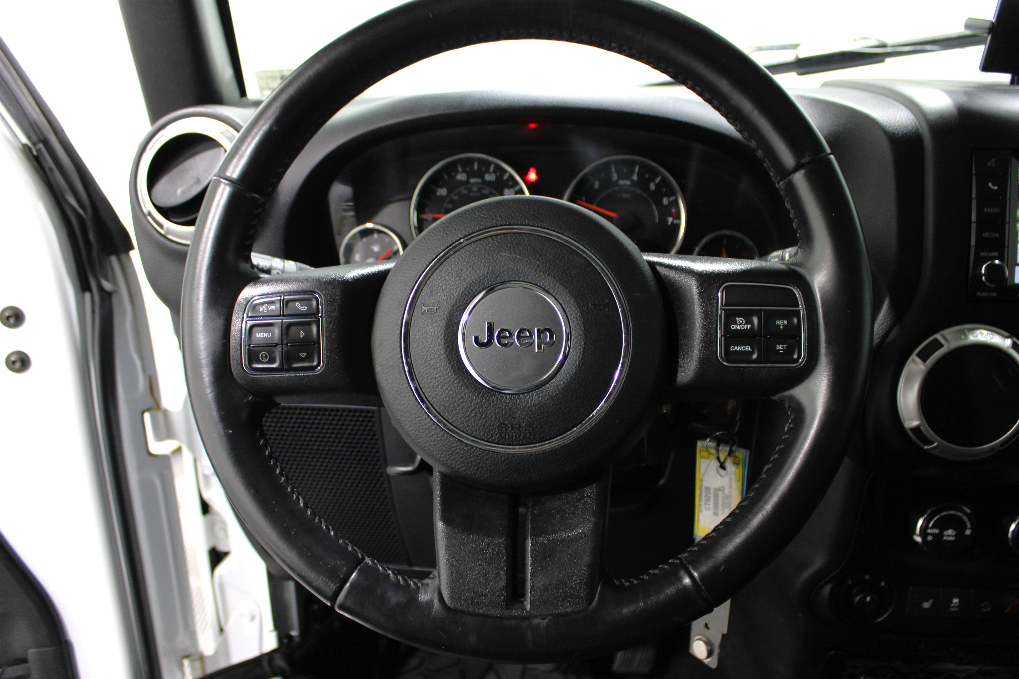 2017 Jeep Wrangler Unlimited Sahara photo 4