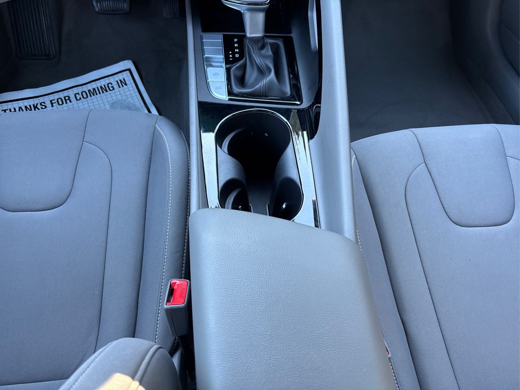 2025 Hyundai Elantra SEL Convenience photo 18
