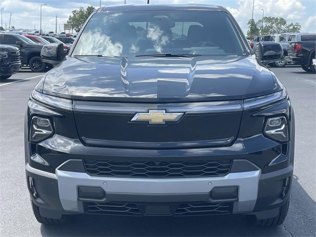 2025 Chevrolet Silverado EV LT photo 8