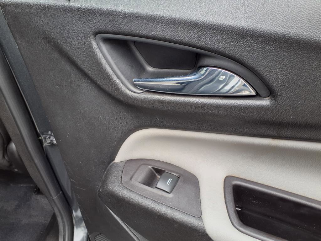 2021 Chevrolet Equinox LS photo 22