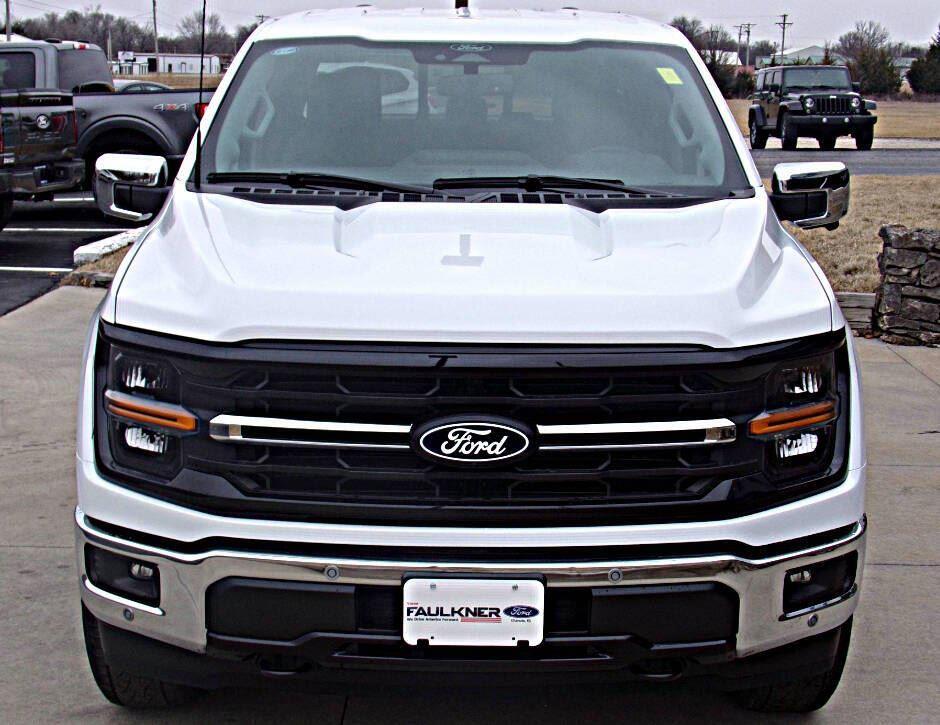2025 Ford F-150 XLT photo 2