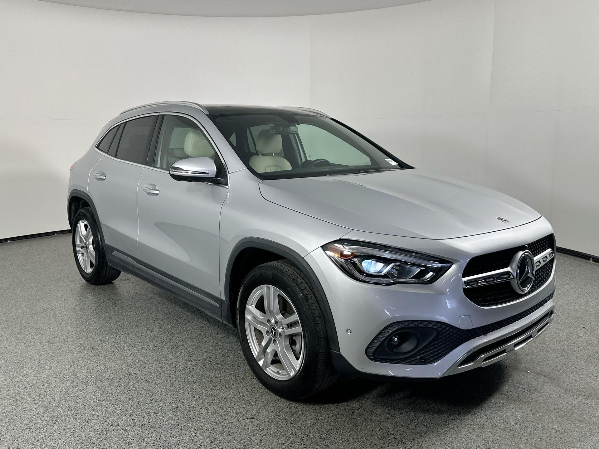 2021 Mercedes Benz GLA 250 photo 3