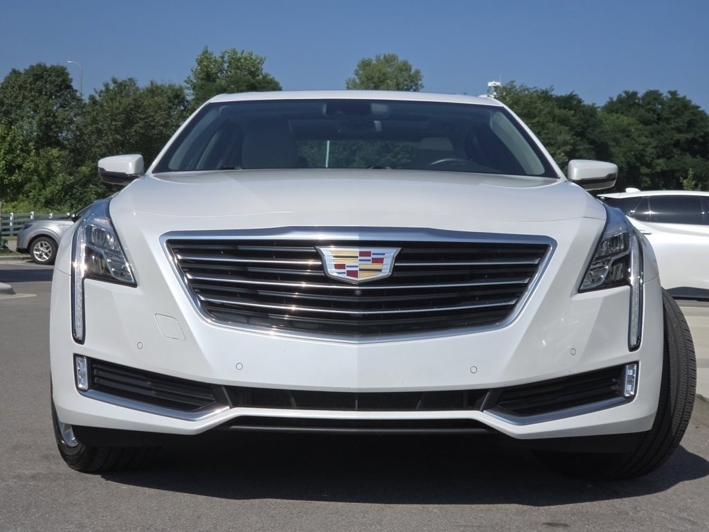 2018 Cadillac CT6 Luxury photo 3