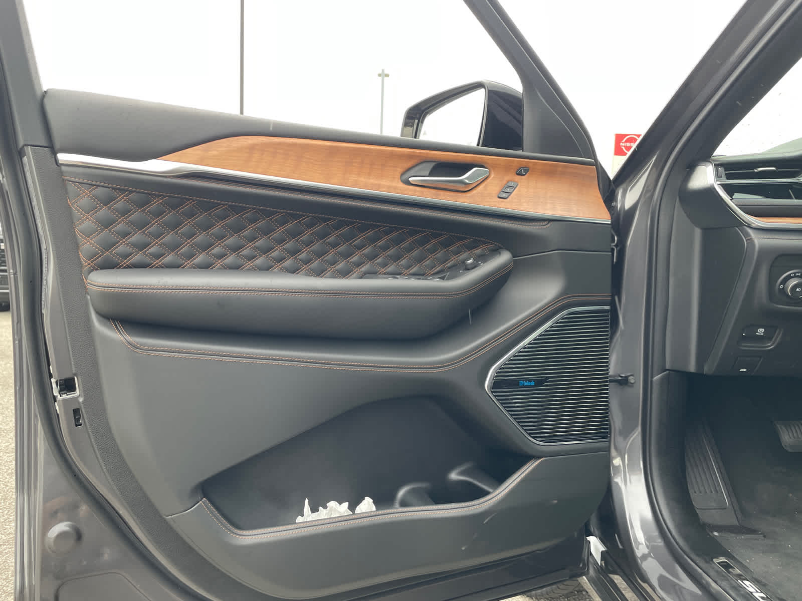 2025 Jeep Grand Cherokee L Summit Reserve photo 19