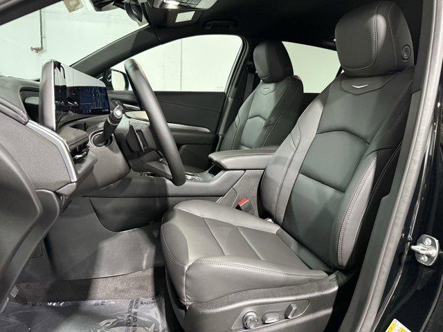 2025 Cadillac XT4 Premium Luxury photo 3