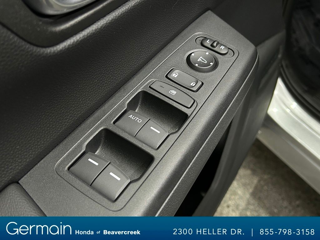2025 Honda CR-V LX photo 15