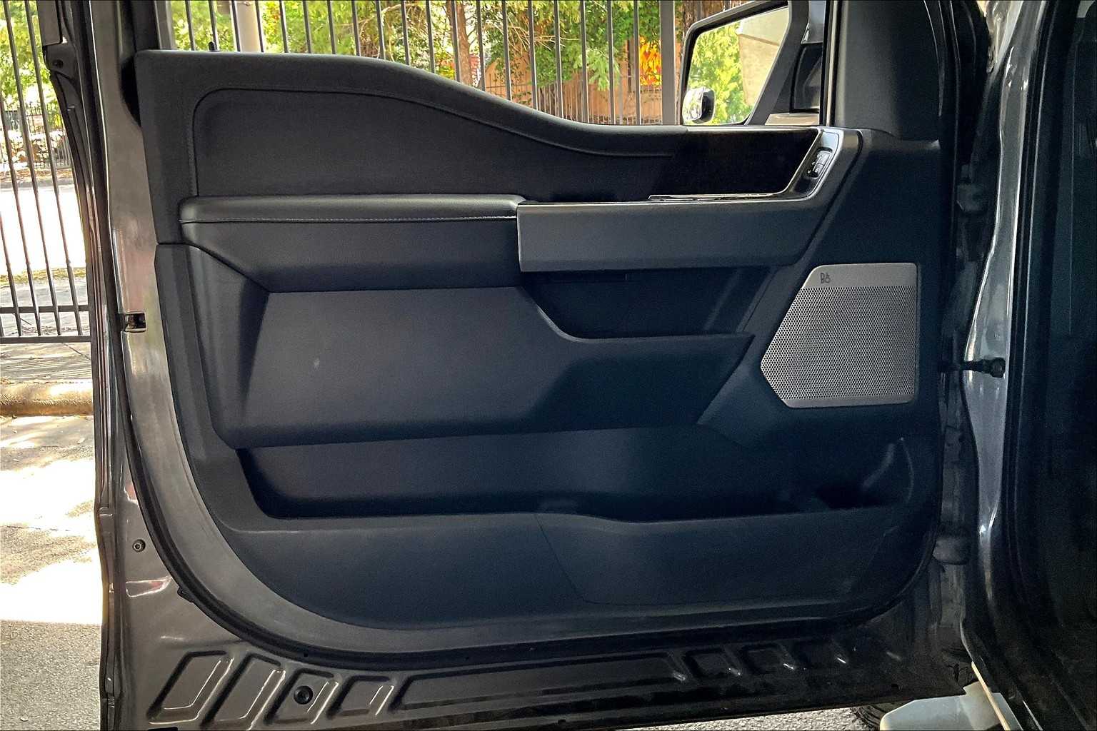2022 Ford F-150 Lariat photo 41