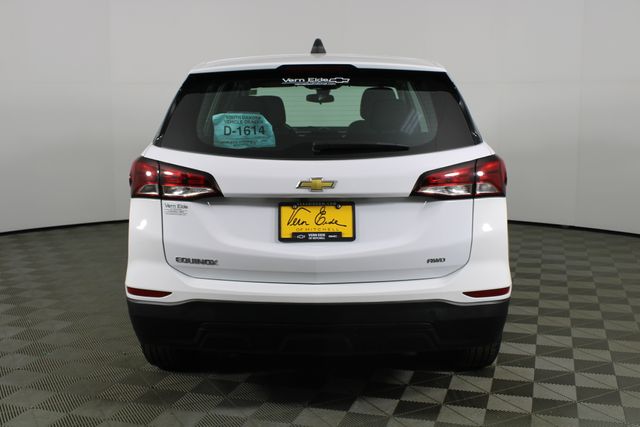 2023 Chevrolet Equinox LS photo 4
