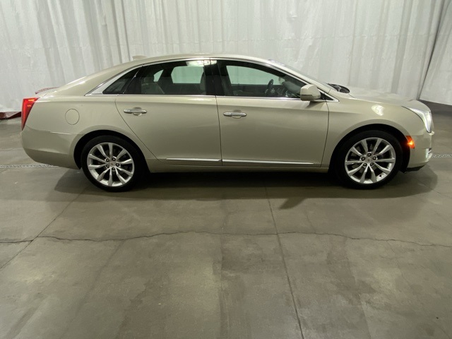 Used 2015 Cadillac XTS Luxury Collection with VIN 2G61N5S31F9233719 for sale in Grants Pass, OR