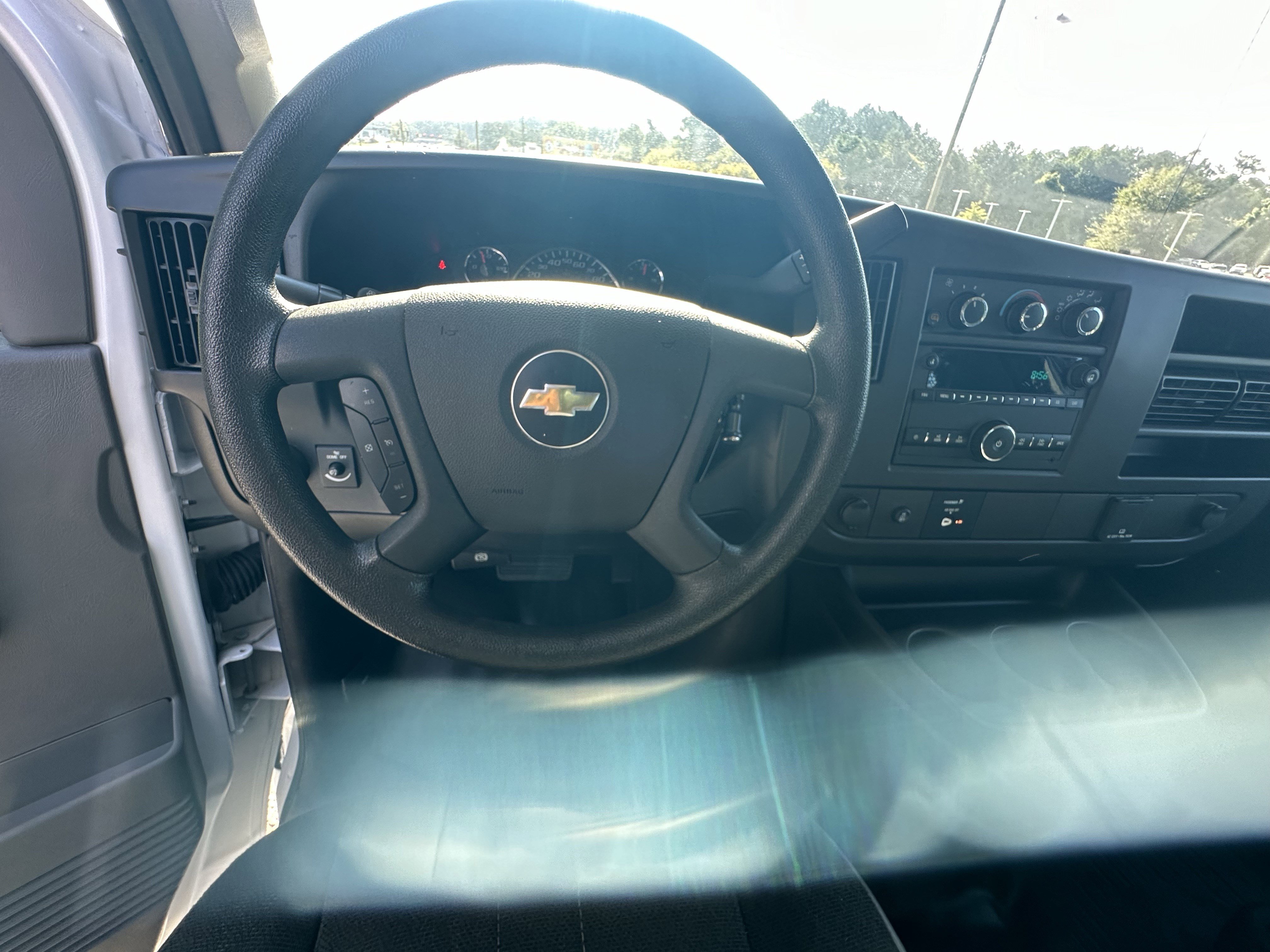 2023 Chevrolet Express 2500 Cargo photo 8