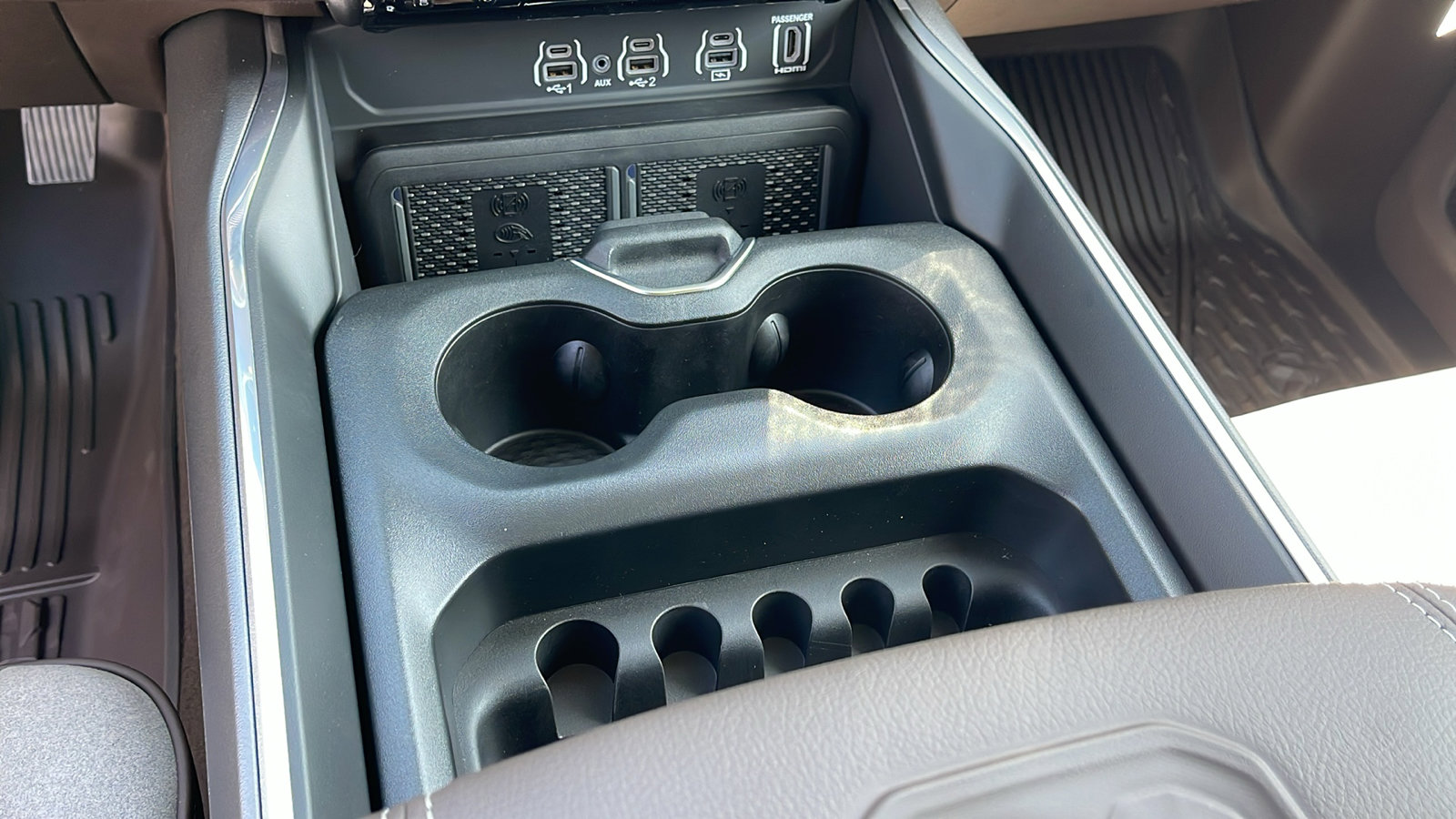 2025 Ram 1500 Laramie photo 22
