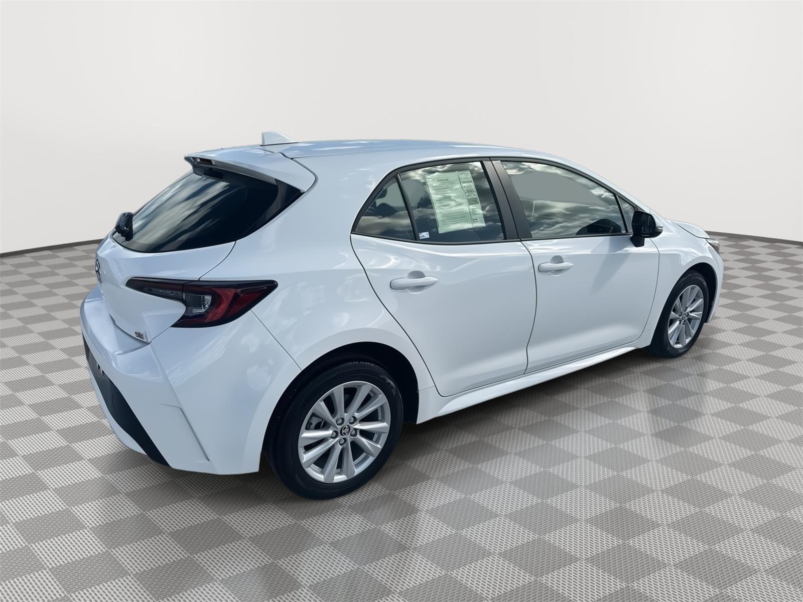 2025 Toyota Corolla SE photo 4