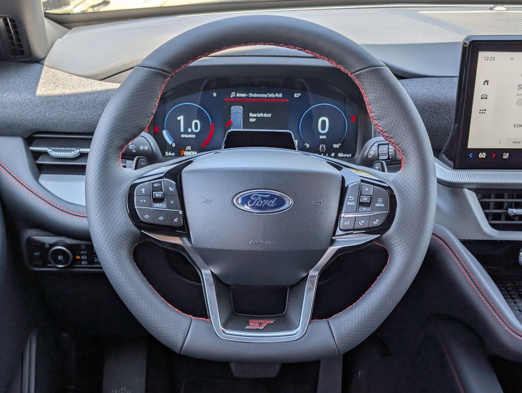 2025 Ford Explorer ST photo 7
