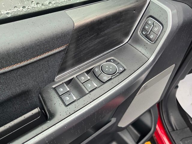 2025 Ford F-150 Lariat photo 16