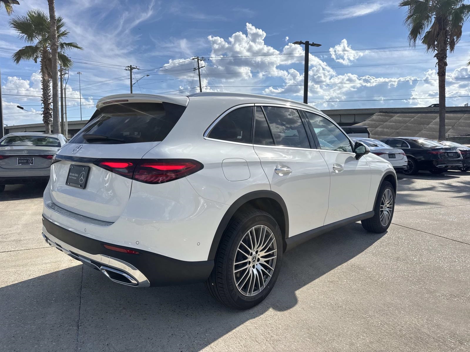 2026 Mercedes Benz GLC 300 photo 3