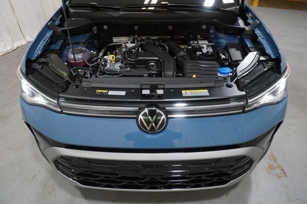 2025 Volkswagen Taos SEL photo 23