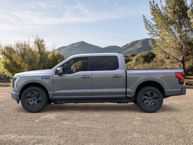 2025 Ford F-150 Lightning Lariat photo 3