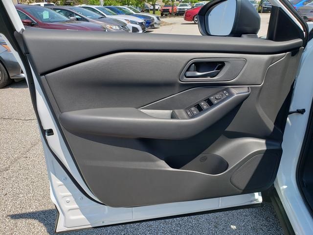 2025 Nissan Rogue S photo 10