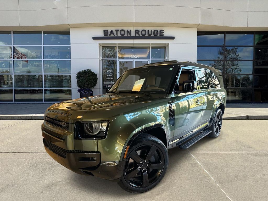 2026 Land Rover Defender X-Dynamic SE's photo