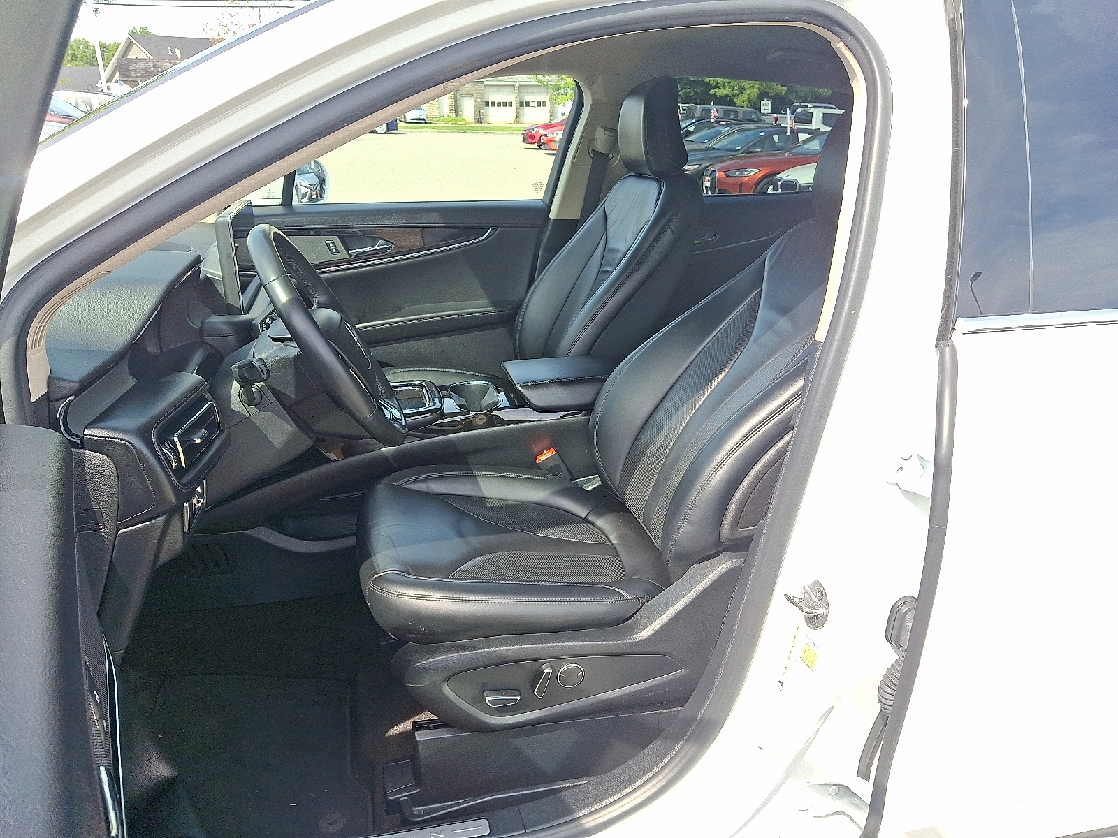 2021 Lincoln Nautilus Standard photo 13