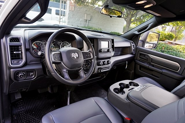 New 2024 Bright White Clear-Coat Exterior Paint RAM Tradesman image 25