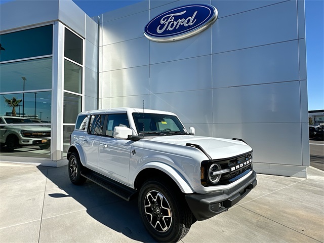 2025 Ford Bronco 4-Door Outer Banks's photo